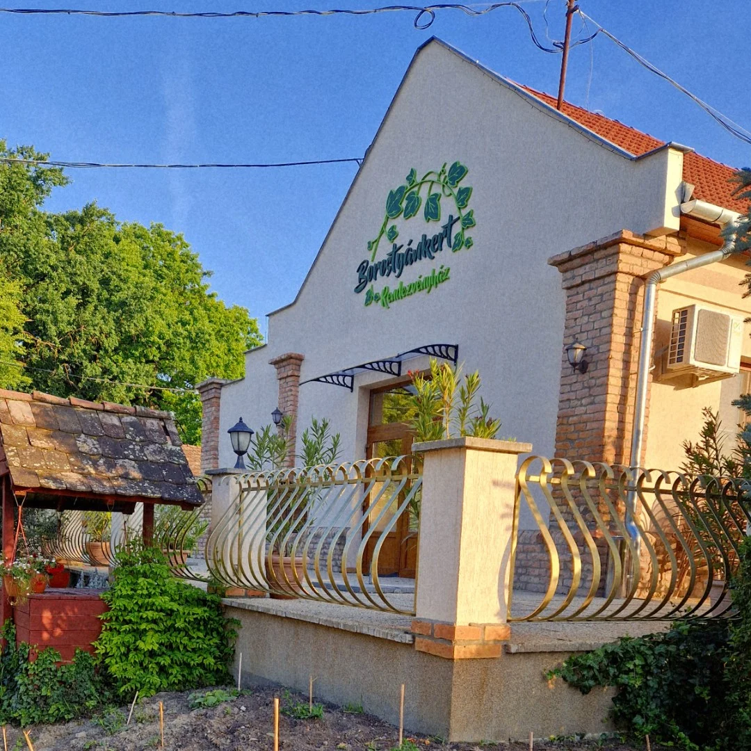 Eladó hotel, szálloda iroda / üzlet / kereskedelmi / szolgáltató Derekegyházon - Kép 9