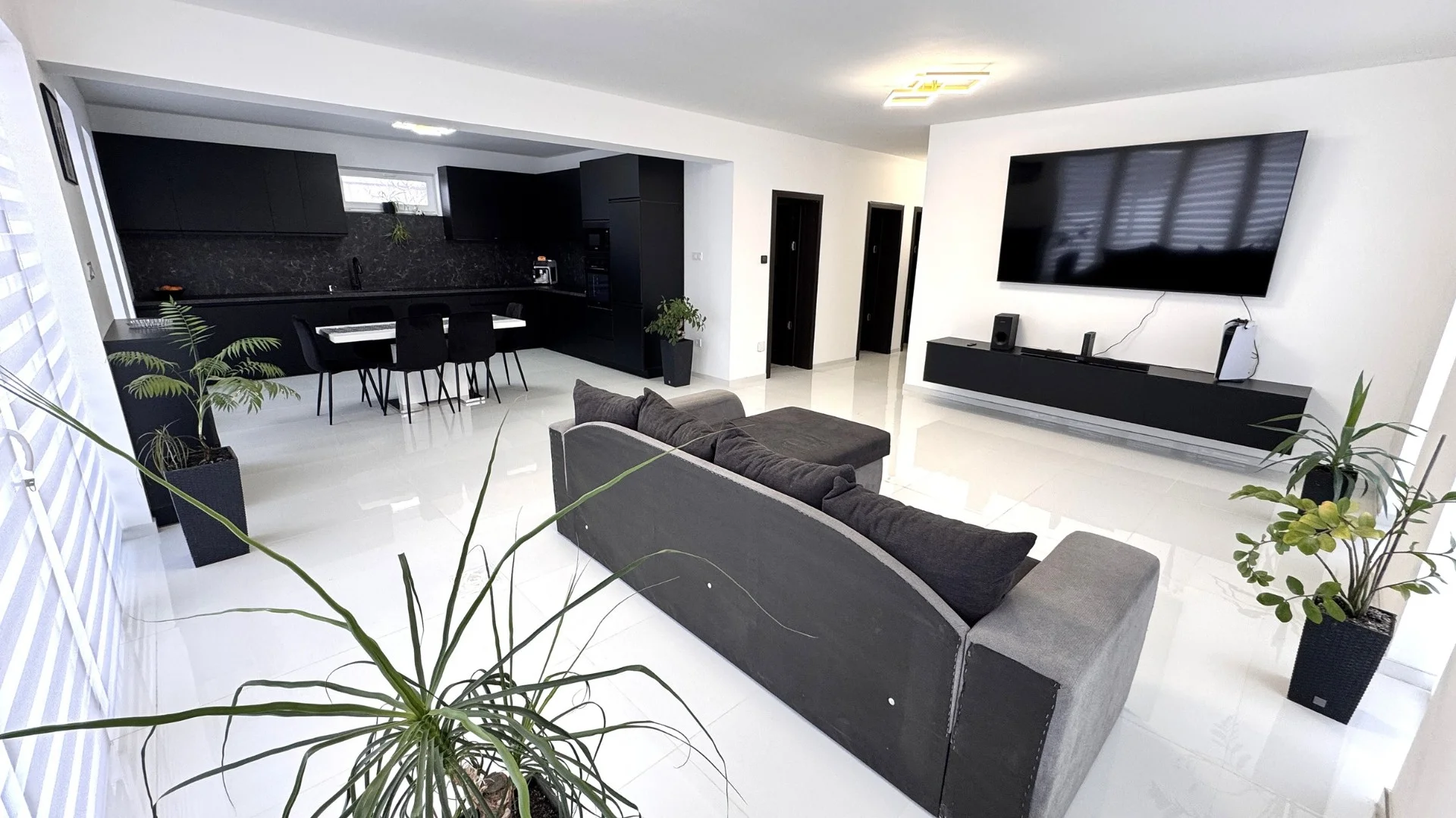 Eladó családi ház Nyíregyházán - Kép 6