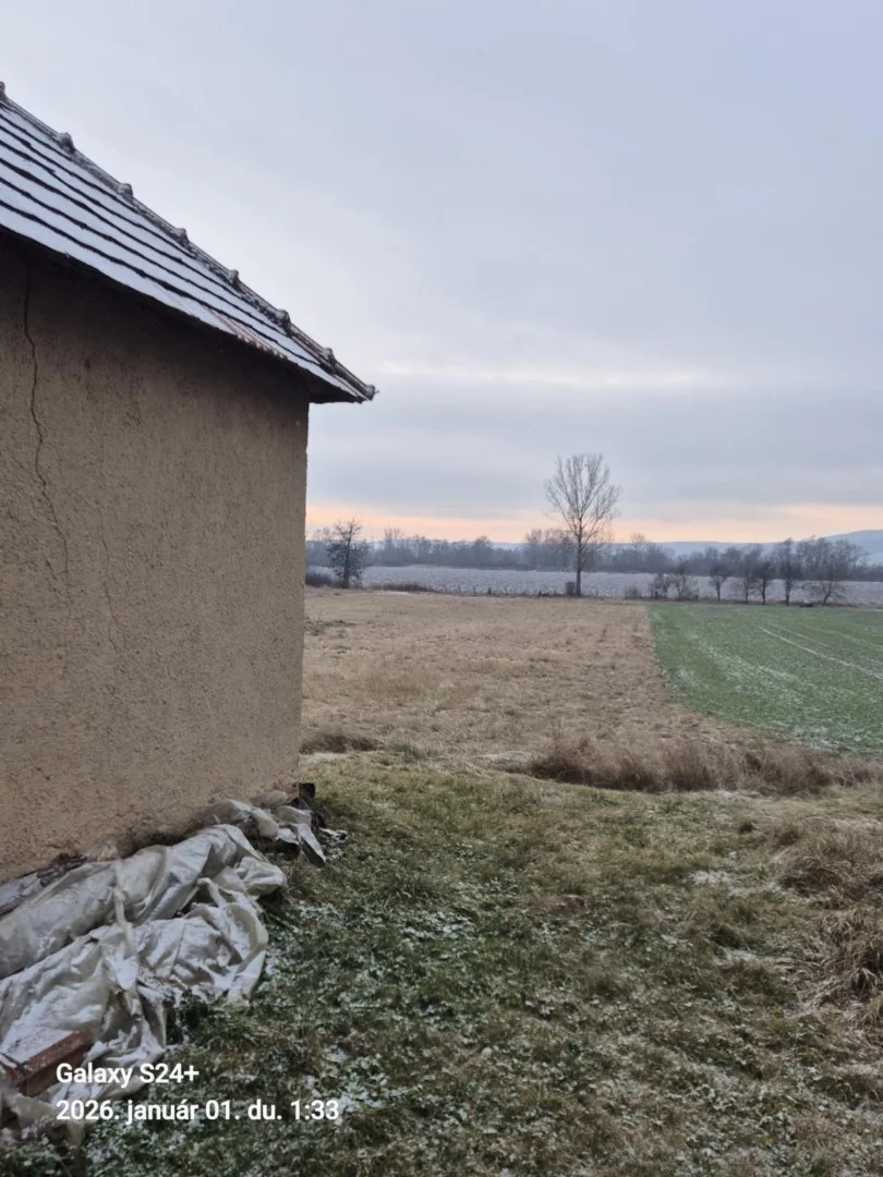 Eladó tégla lakás Szalonnan - Kép 12