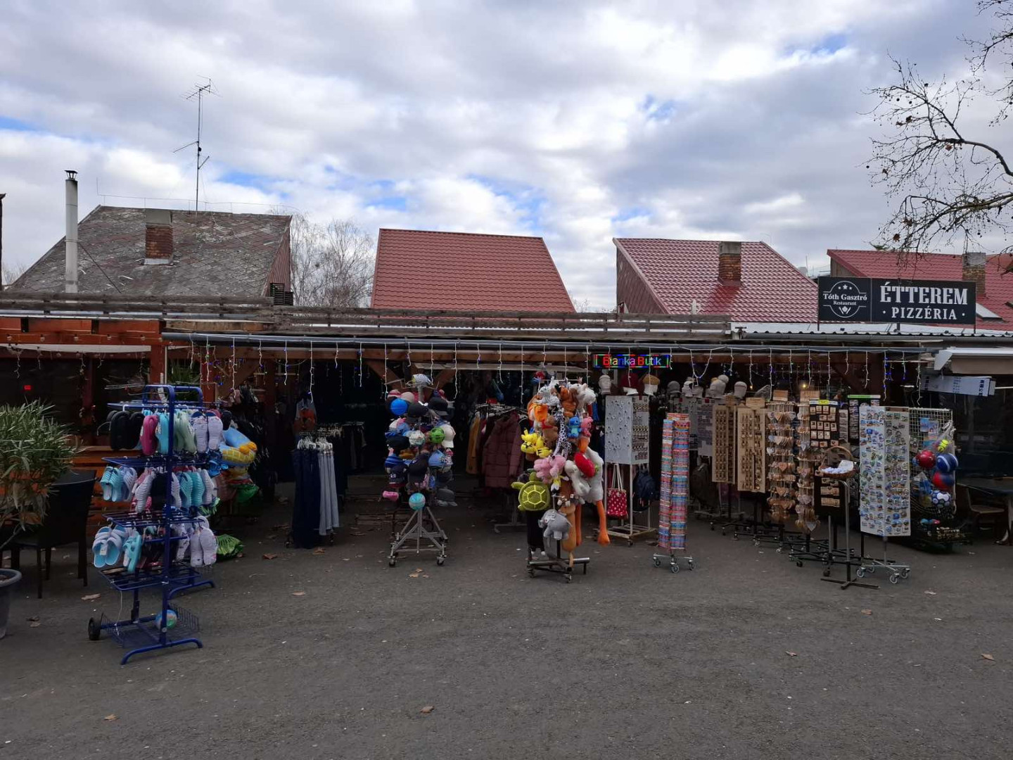 Kiadó üzlet iroda / üzlet / kereskedelmi / szolgáltató Zalakaroson