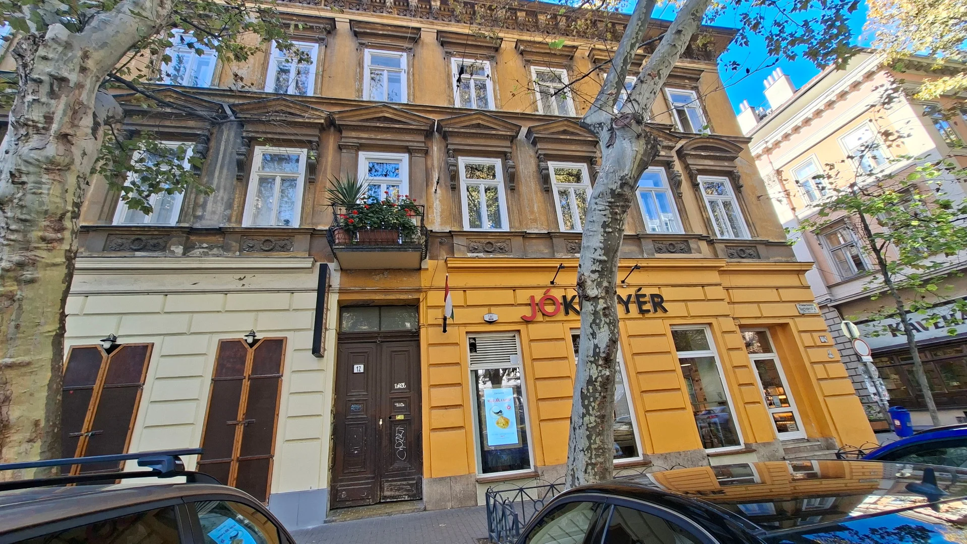 Eladó tégla lakás Budapest 06. ker.en - Kép 2