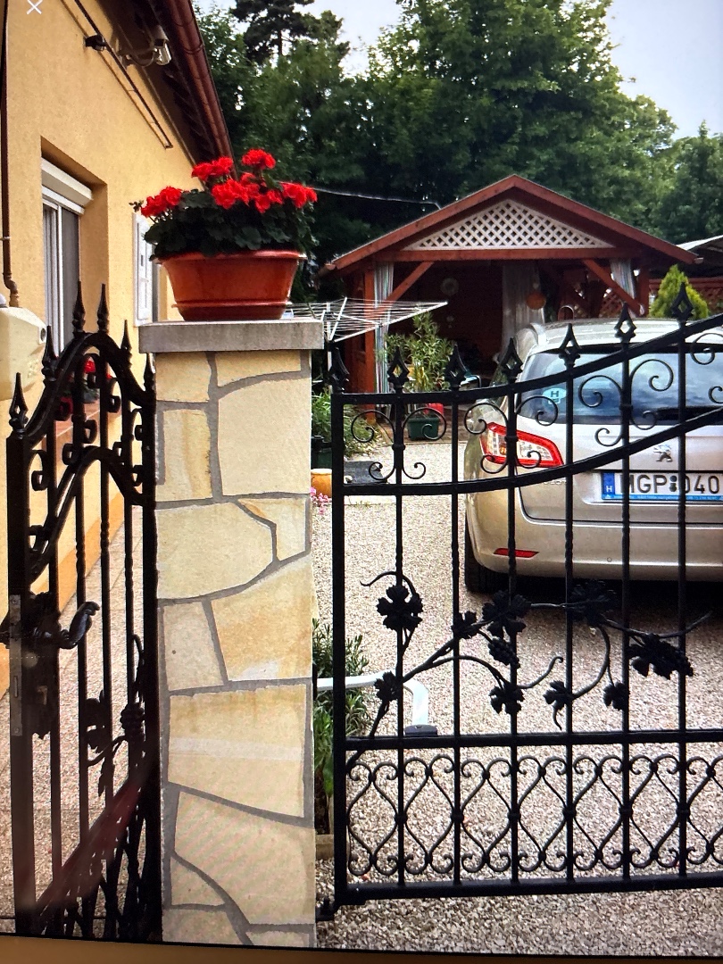 Eladó családi ház Móron