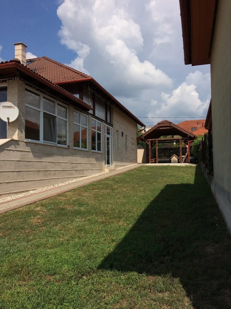 Eladó családi ház Tatabányán - Kép 3