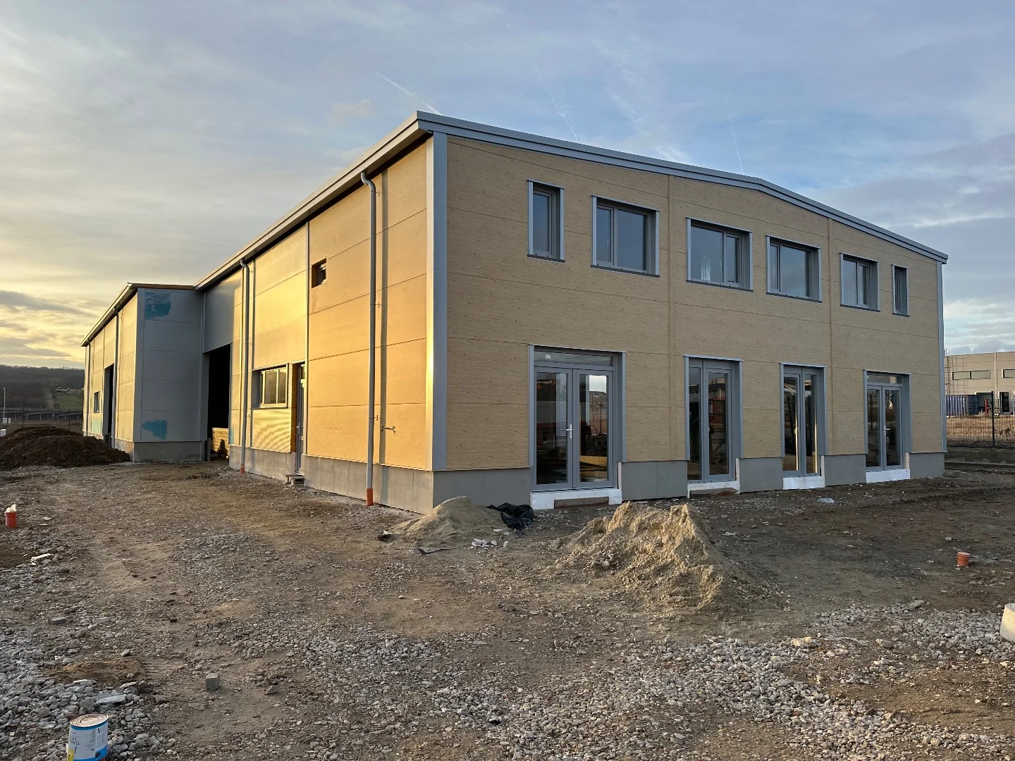 Eladó csarnok ipari / raktár Gödöllőn