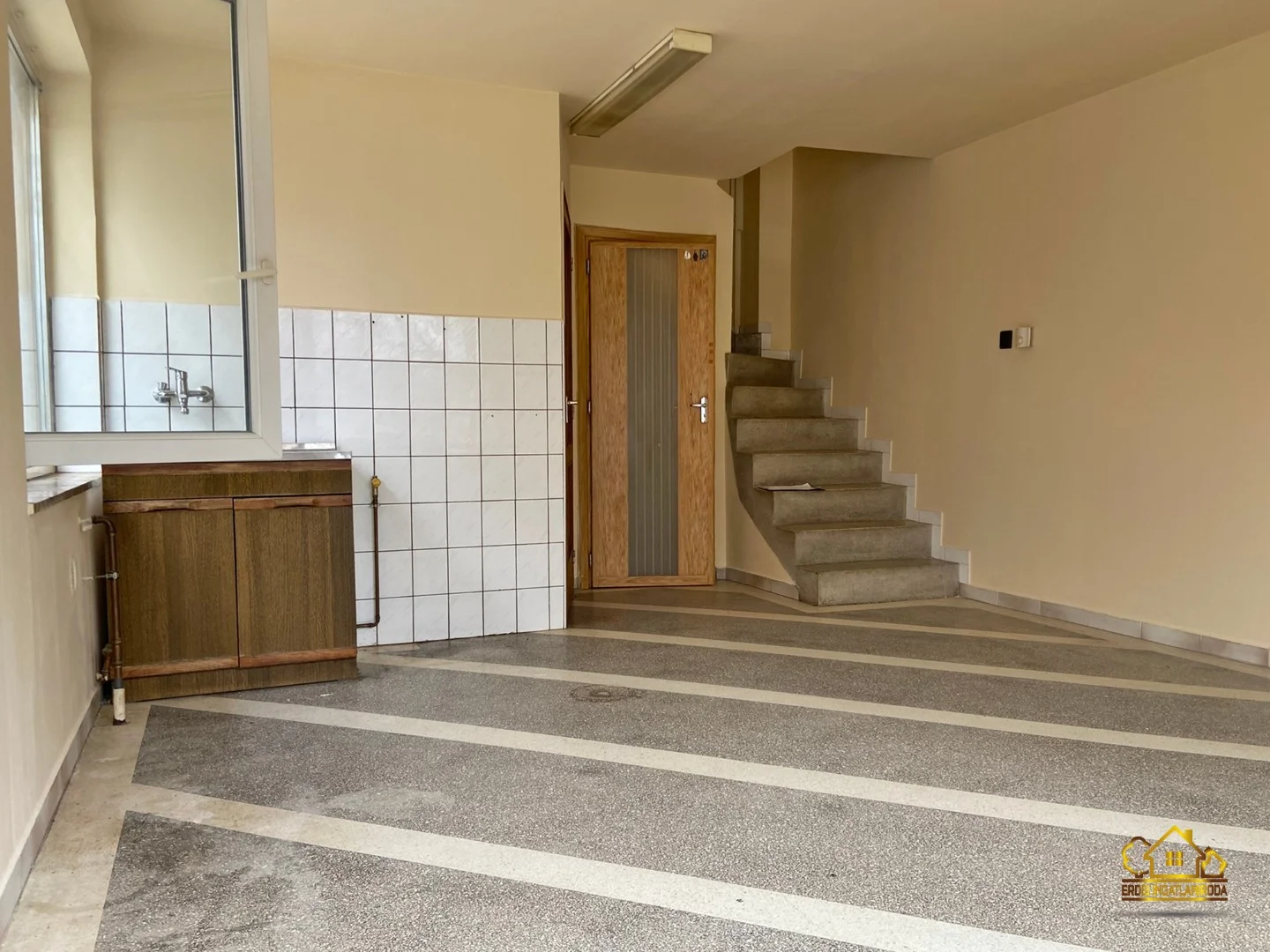 Kiadó üzlet iroda / üzlet / kereskedelmi / szolgáltató Szigethalomon - Kép 6