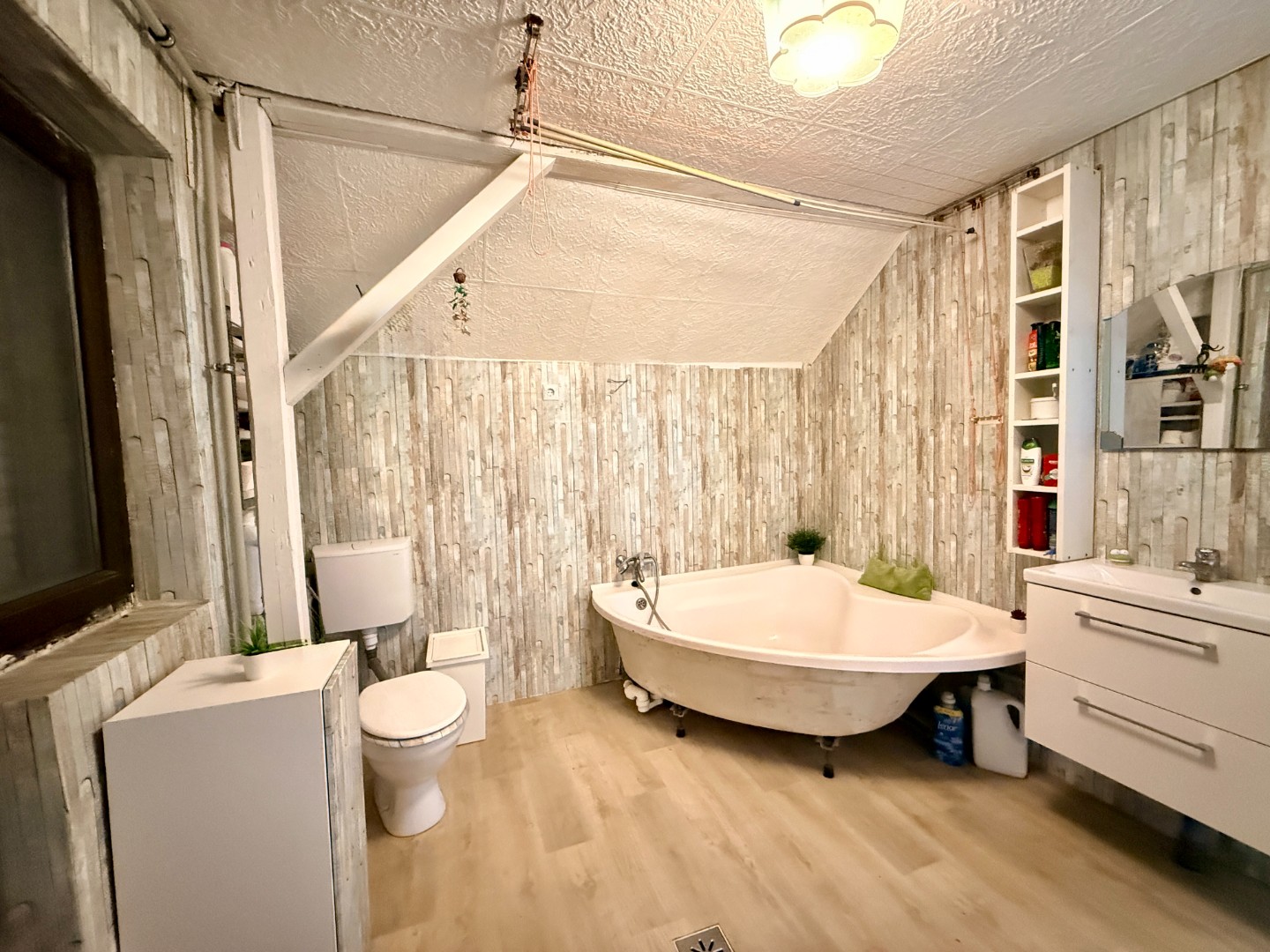 Eladó családi ház Szomódon - Kép 13