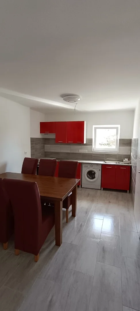 Kiadó családi ház Komáromon - Kép 2