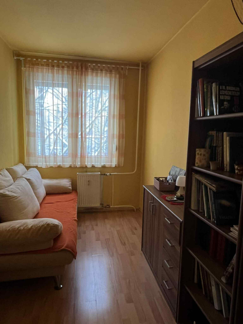 Eladó panel lakás Budapest 11. ker.en - Kép 2