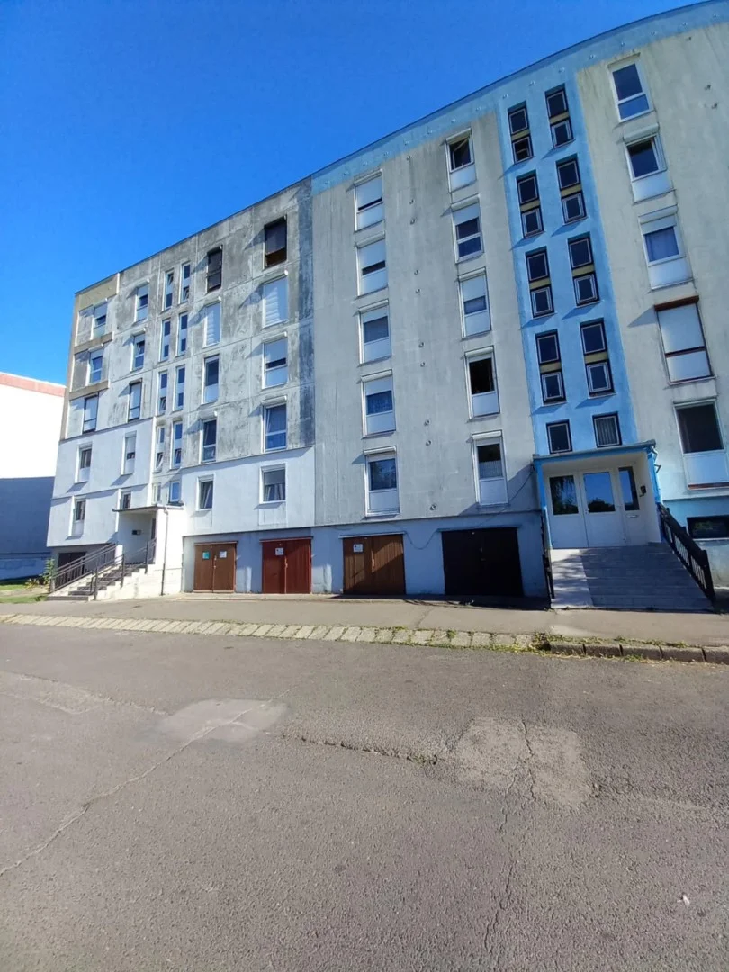 Eladó panel lakás Pécsen - Kép 9