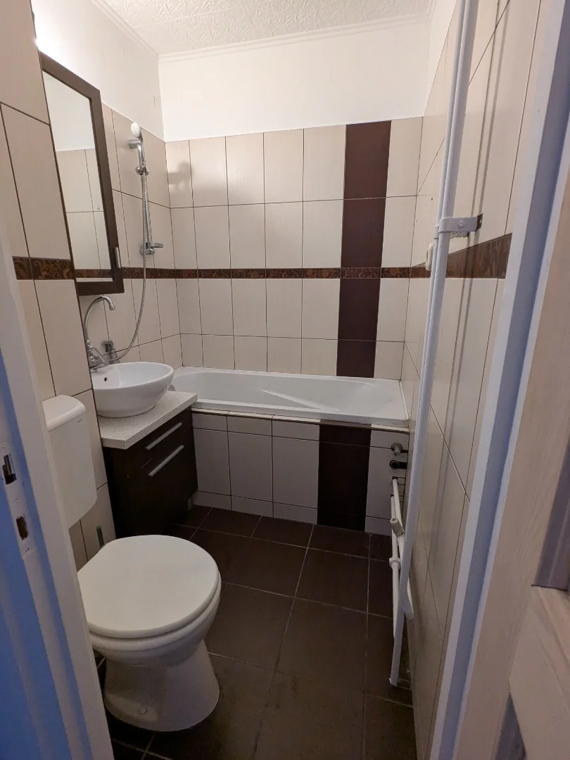 Kiadó panel lakás Miskolcon - Kép 8