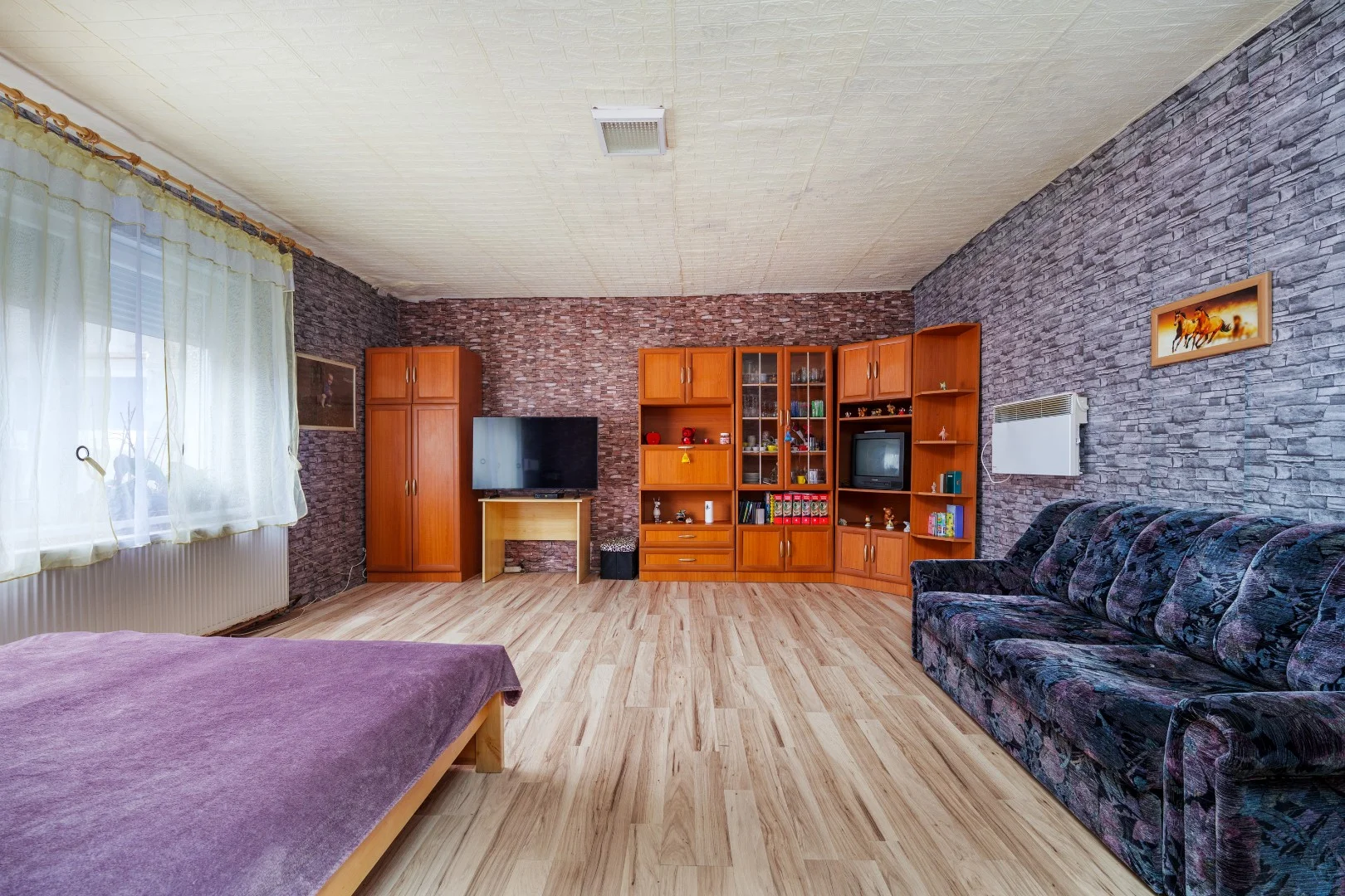 Eladó családi ház Sárisápon