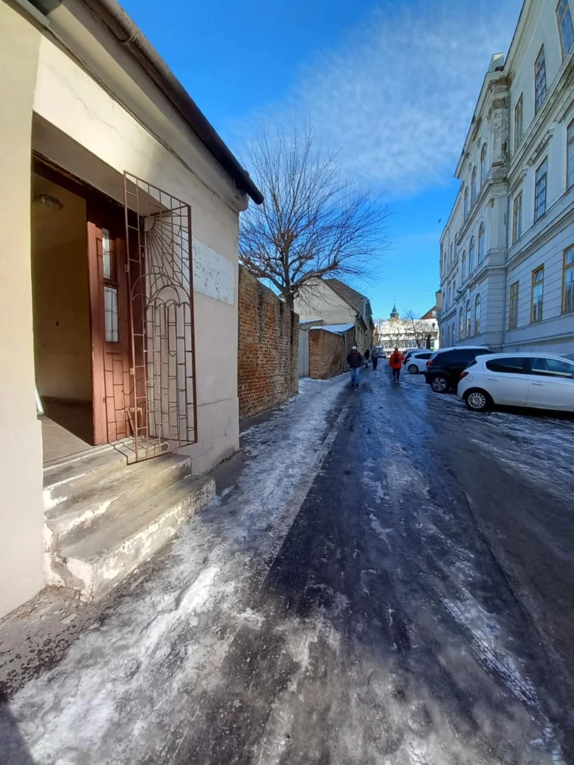 Kiadó raktár ipari / raktár Pécsen