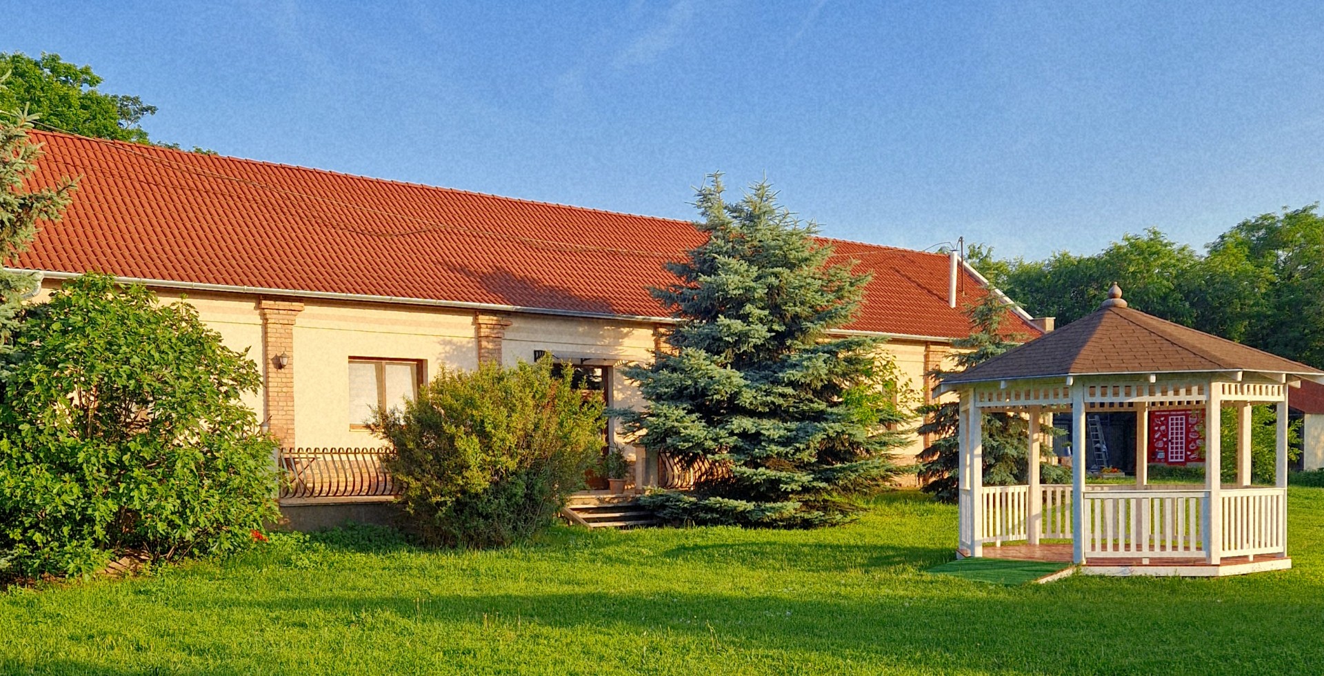 Eladó hotel, szálloda iroda / üzlet / kereskedelmi / szolgáltató Derekegyházon - Kép 7