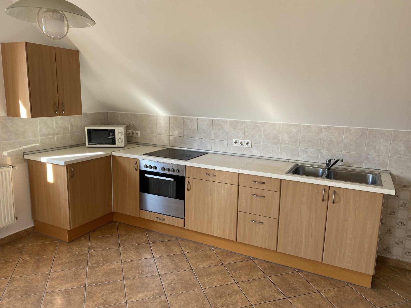 Kiadó tégla lakás Budapest 15. ker.en - Kép 6