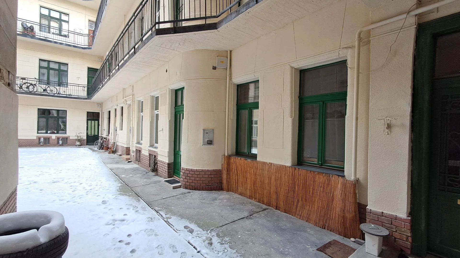 Eladó tégla lakás Budapest 07. ker.en - Kép 2