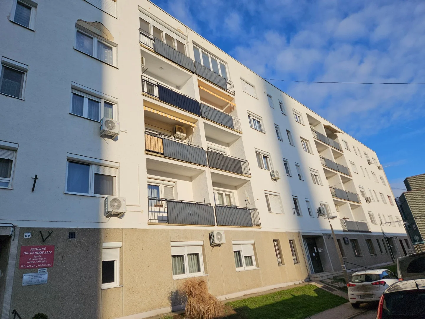 Eladó tégla lakás Komlón - Kép 15