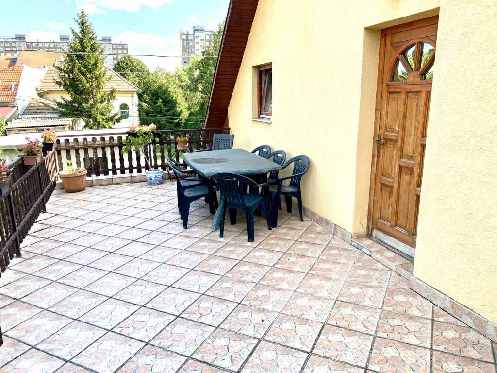 Kiadó tégla lakás Budapest 15. ker.en - Kép 9