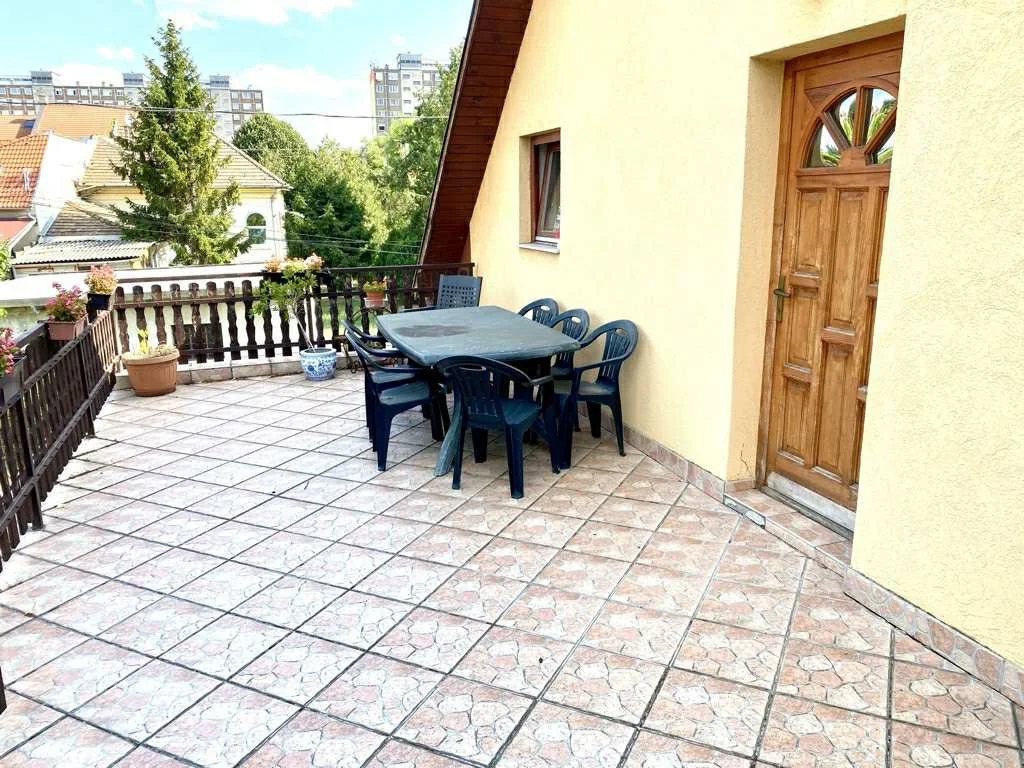 Kiadó tégla lakás Budapest 15. ker.en - Kép 9