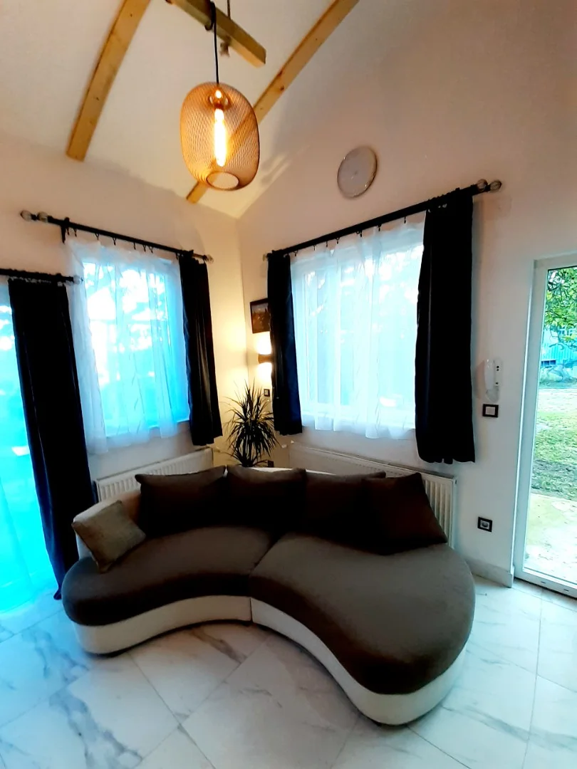 Kiadó sorház Budapest 16. ker.en - Kép 4