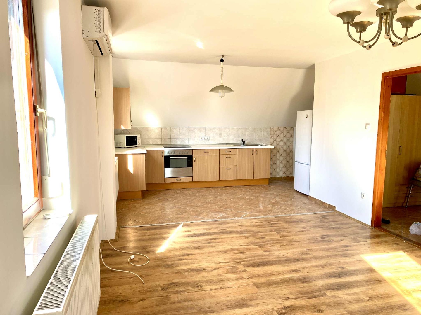 Kiadó tégla lakás Budapest 15. ker.en - Kép 2