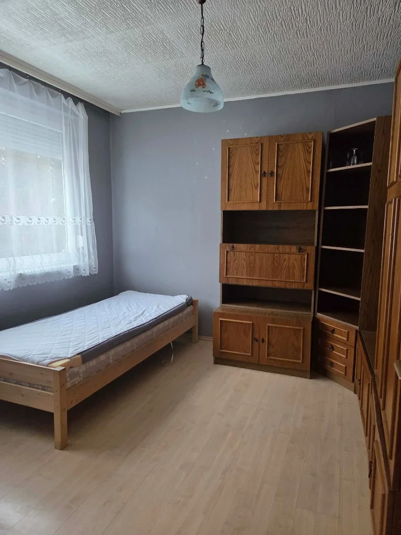 Eladó panel lakás Oroszlányon - Kép 3