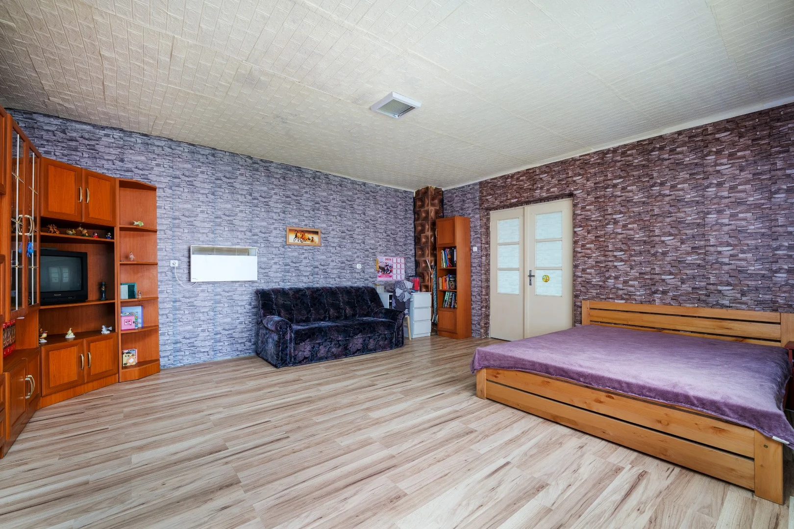 Eladó családi ház Sárisápon - Kép 2