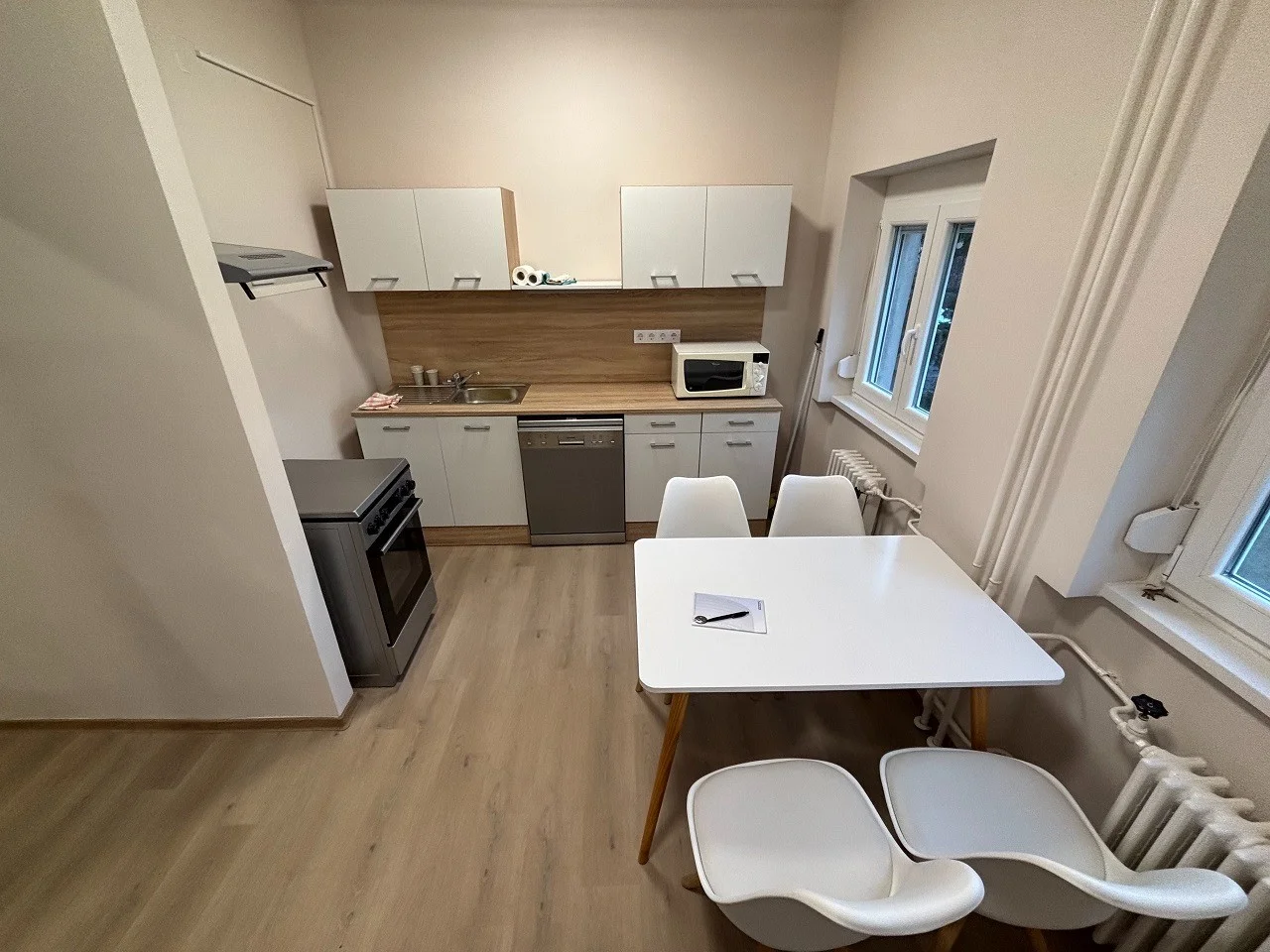 Kiadó tégla lakás Pécsen - Kép 2