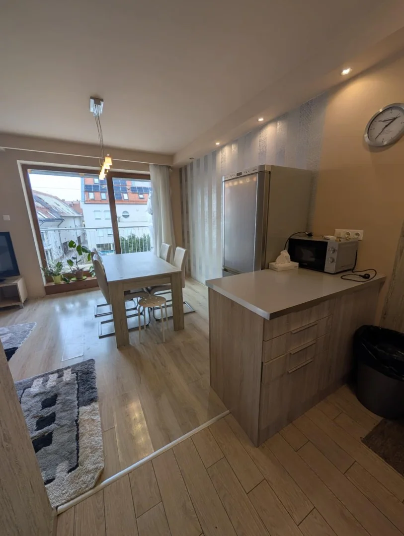 Eladó tégla lakás Pécsen - Kép 4