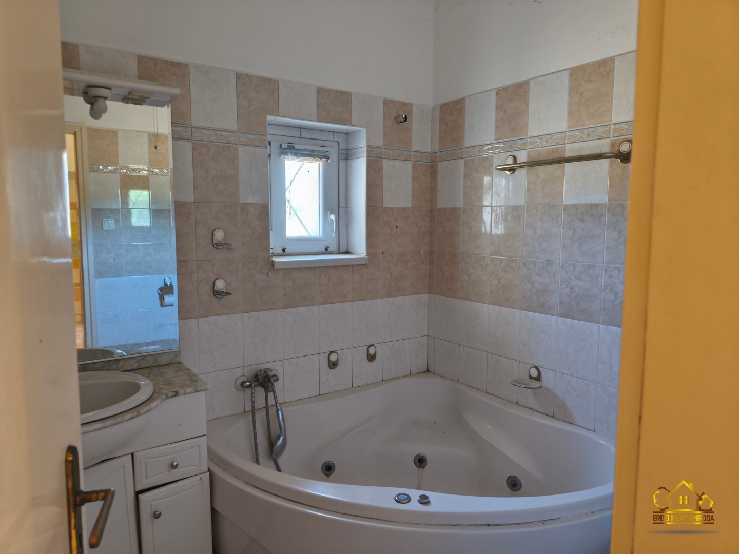 Eladó családi ház Szigetszentmiklóson - Kép 9