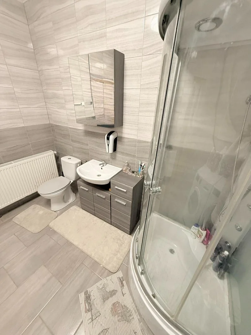 Eladó családi ház Sajószentpéteren - Kép 10