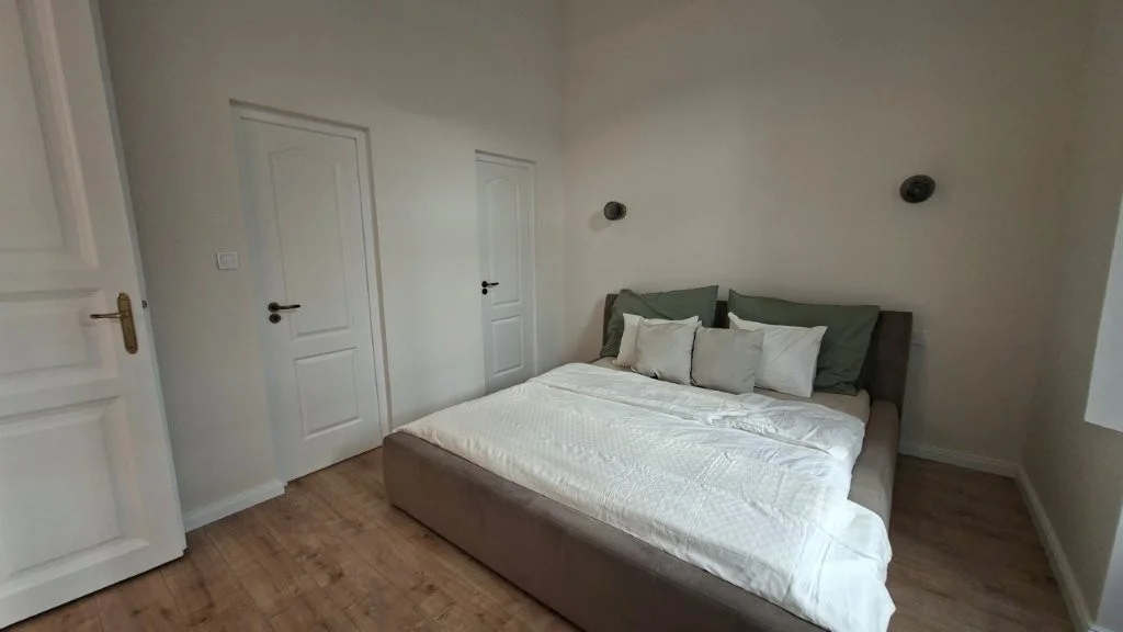 Eladó tégla lakás Budapest 06. ker.en - Kép 10