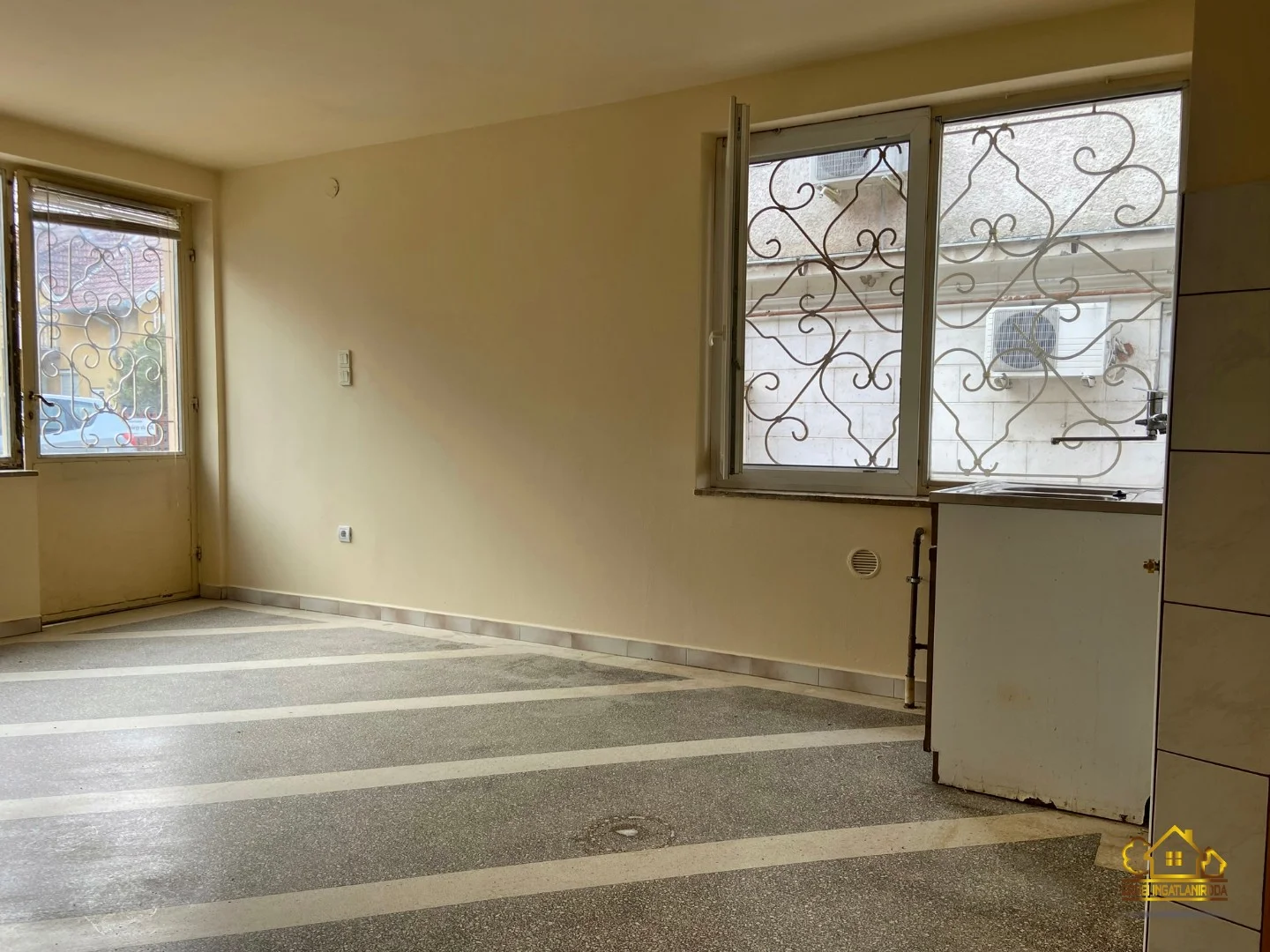 Kiadó üzlet iroda / üzlet / kereskedelmi / szolgáltató Szigethalomon - Kép 5