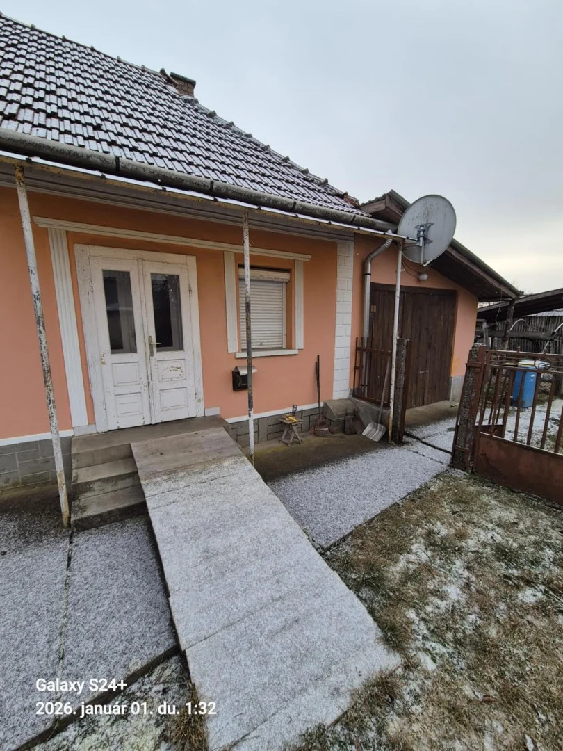 Eladó tégla lakás Szalonnan - Kép 7