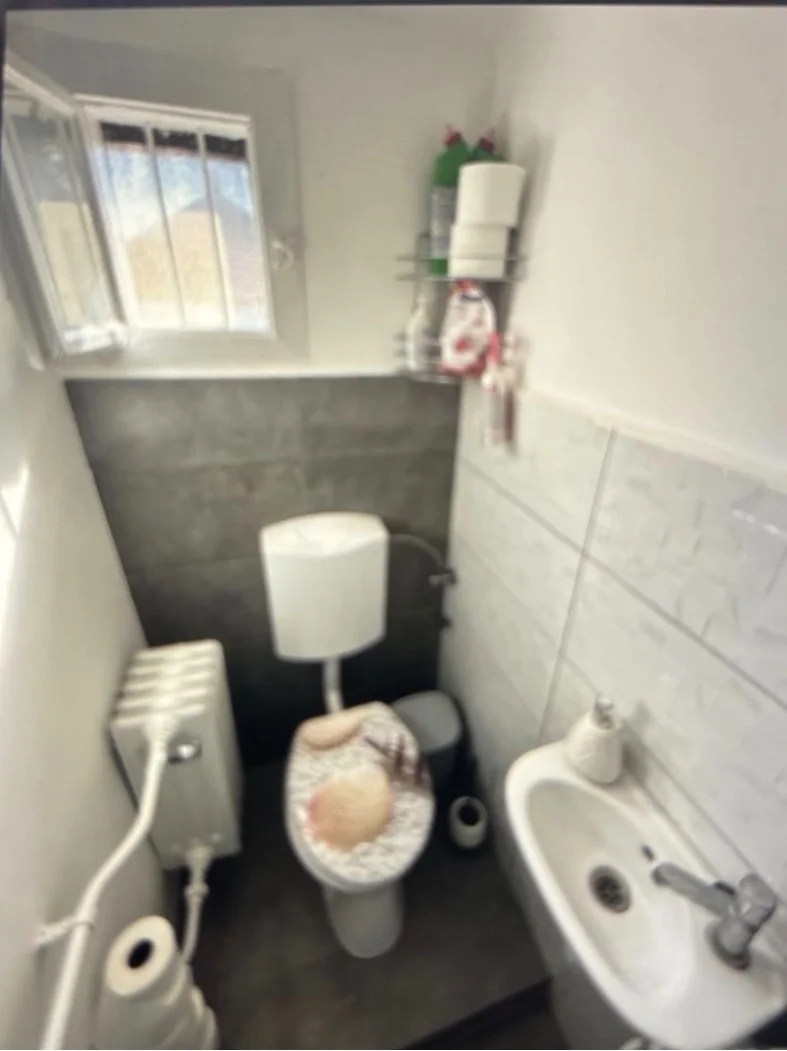 Eladó családi ház Ajkan - Kép 6