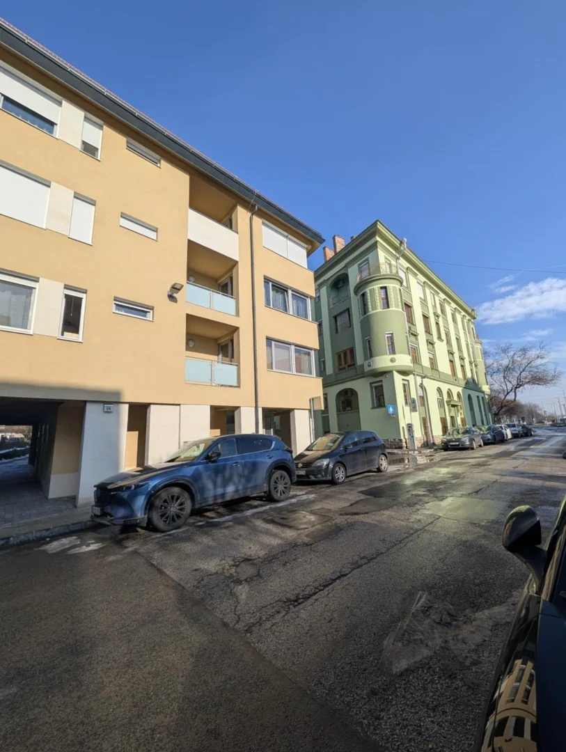 Kiadó tégla lakás Pécsen - Kép 8