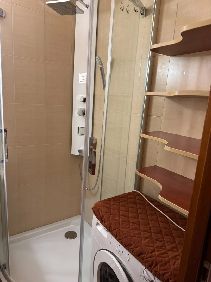 Kiadó panel lakás Debrecenben - Kép 13
