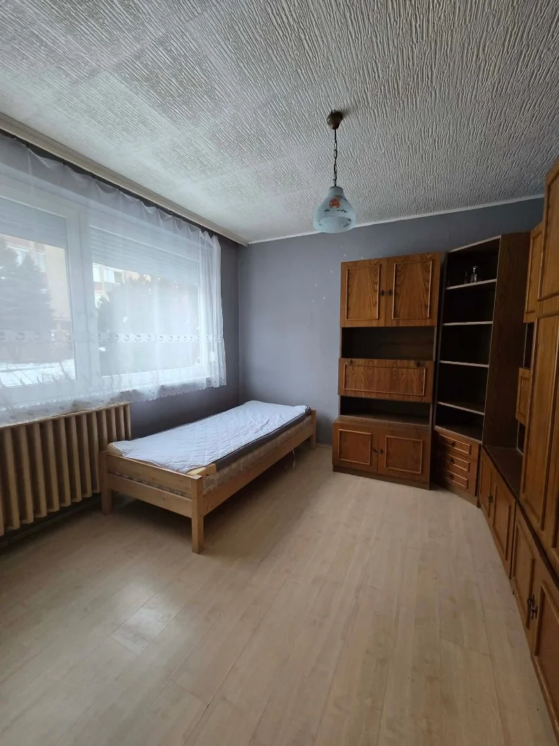 Eladó panel lakás Oroszlányon - Kép 3