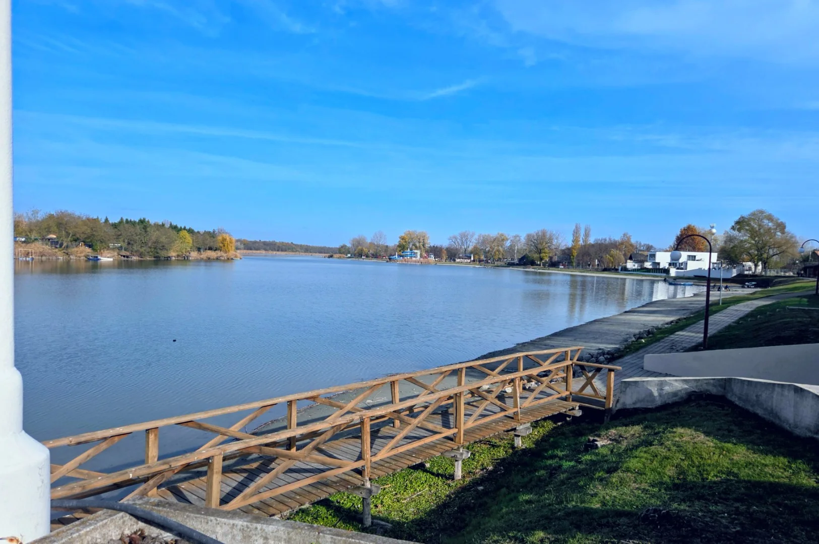 Eladó hotel, szálloda iroda / üzlet / kereskedelmi / szolgáltató Dunapatajon - Kép 2