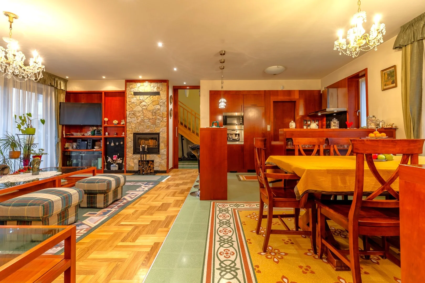 Eladó családi ház Budapest 03. ker.en - Kép 2