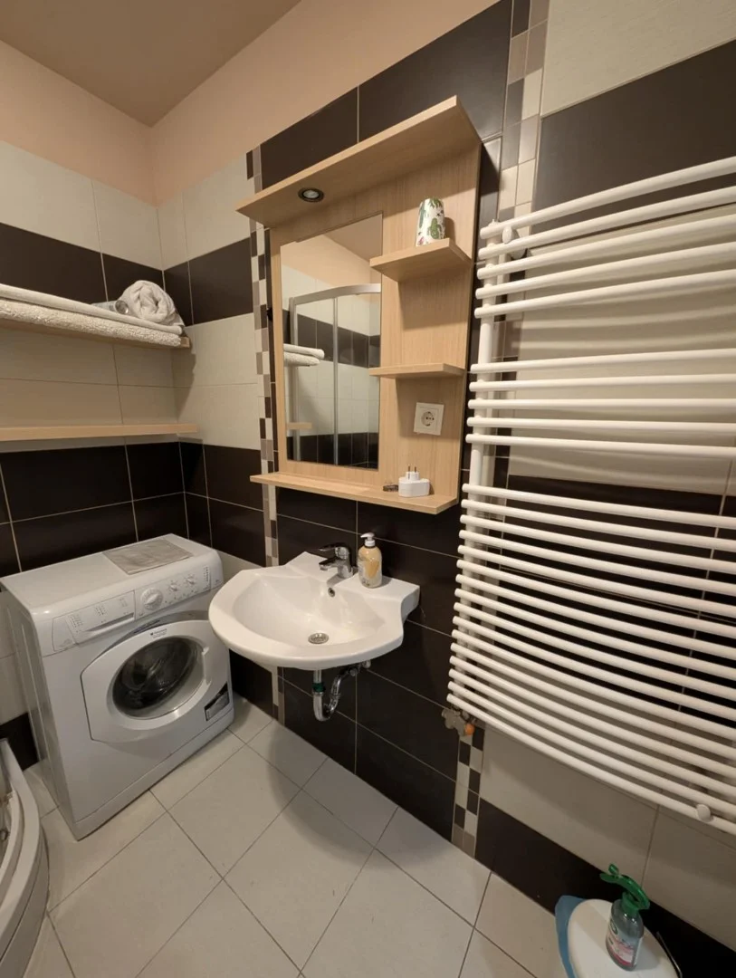 Eladó tégla lakás Pécsen - Kép 9