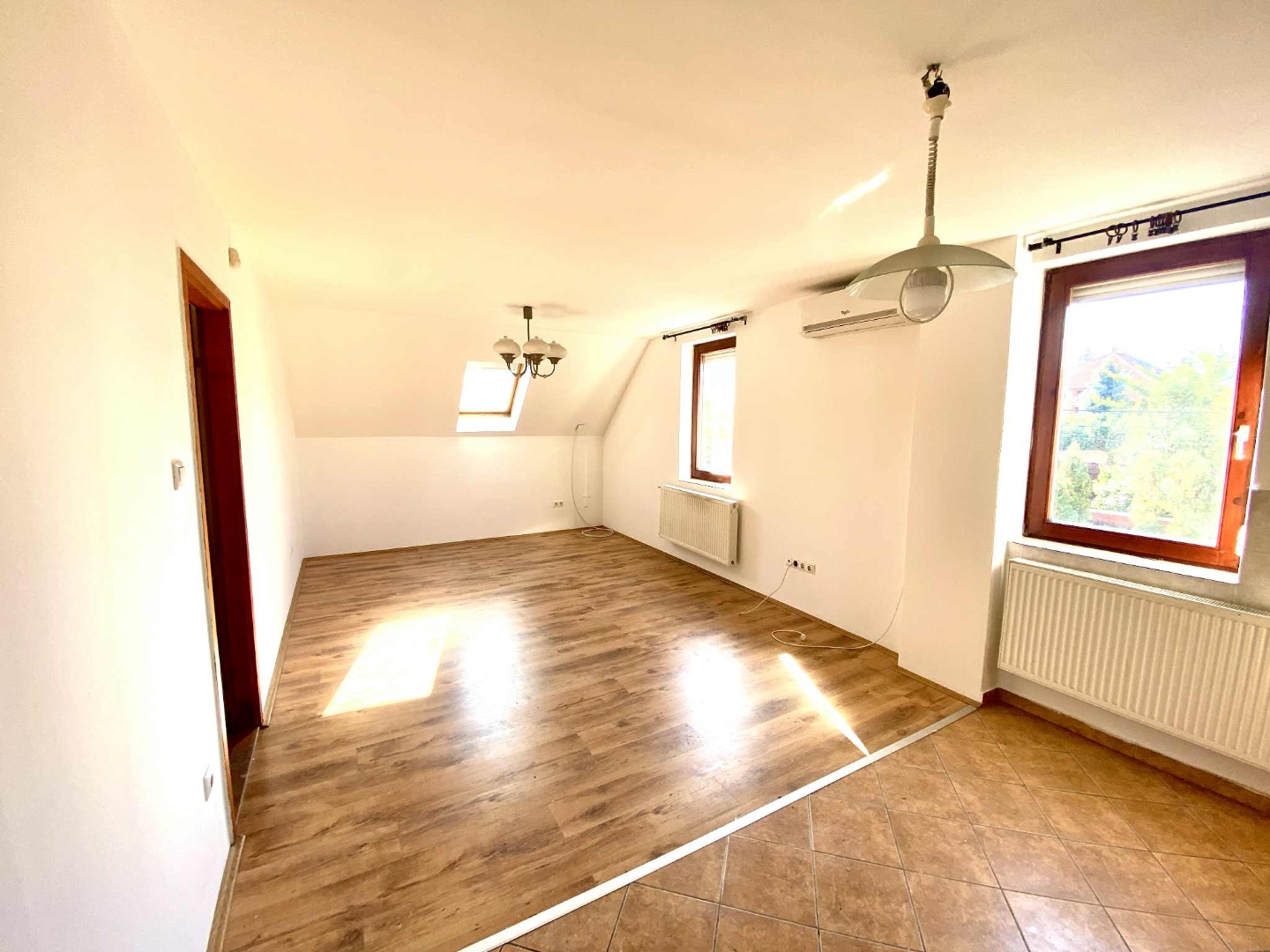 Kiadó tégla lakás Budapest 15. ker.en - Kép 3