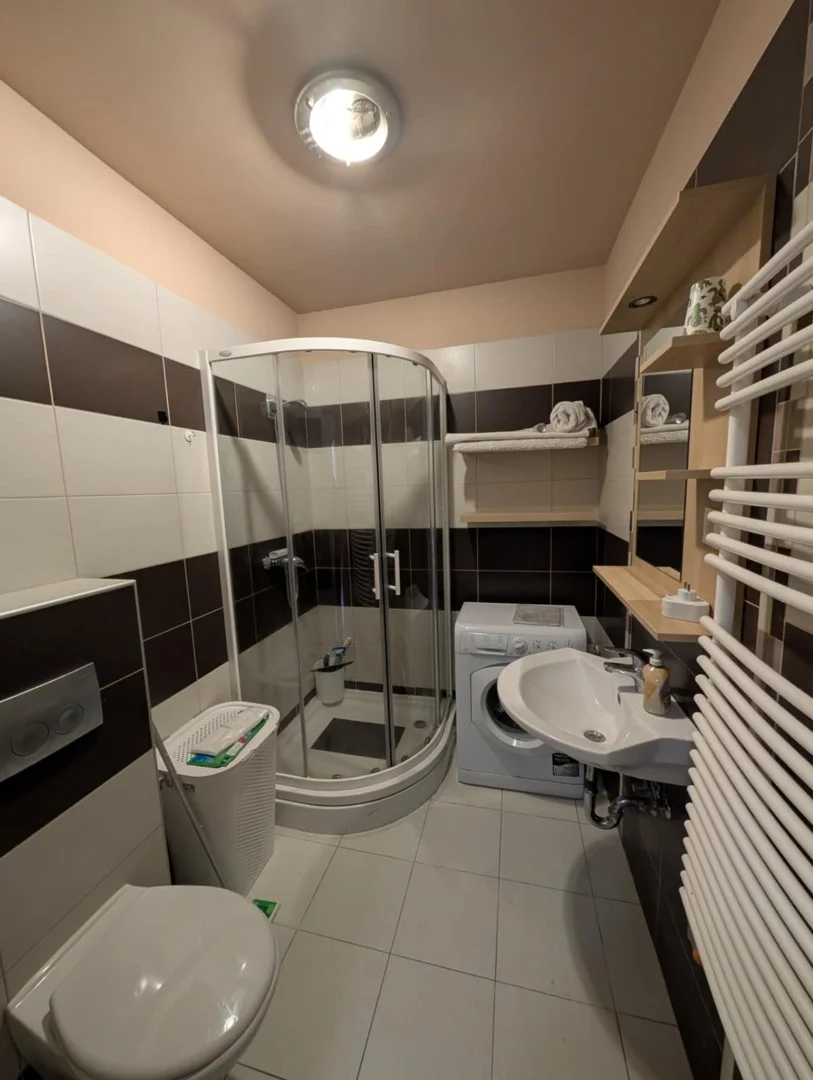 Eladó tégla lakás Pécsen - Kép 8