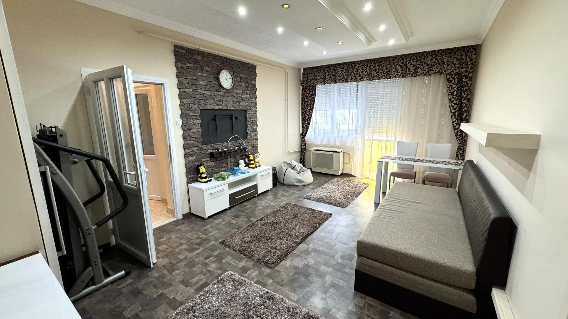 Eladó tégla lakás Nyíregyházán - Kép 7