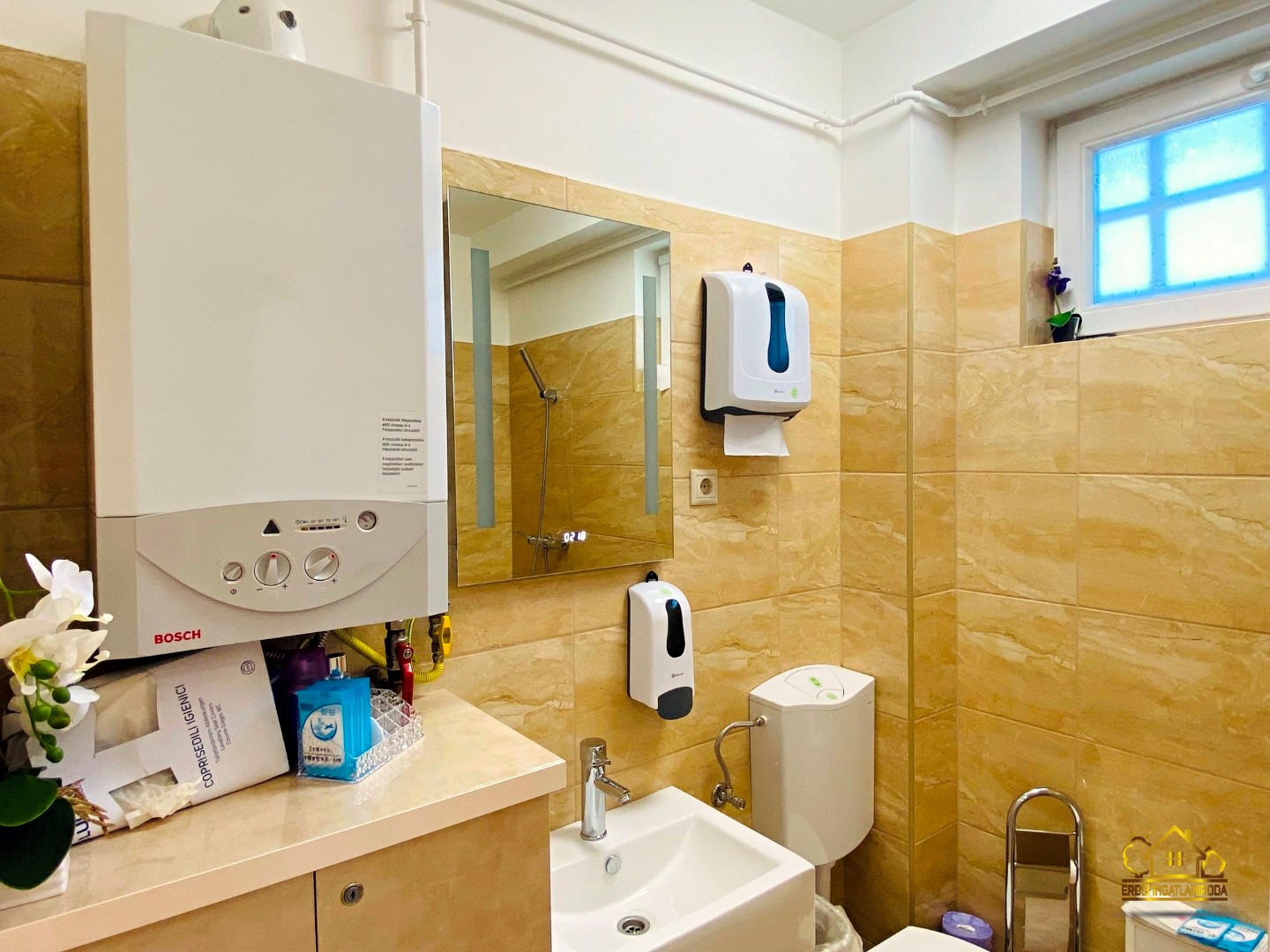 Eladó üzlet iroda / üzlet / kereskedelmi / szolgáltató Halászteleken - Kép 10