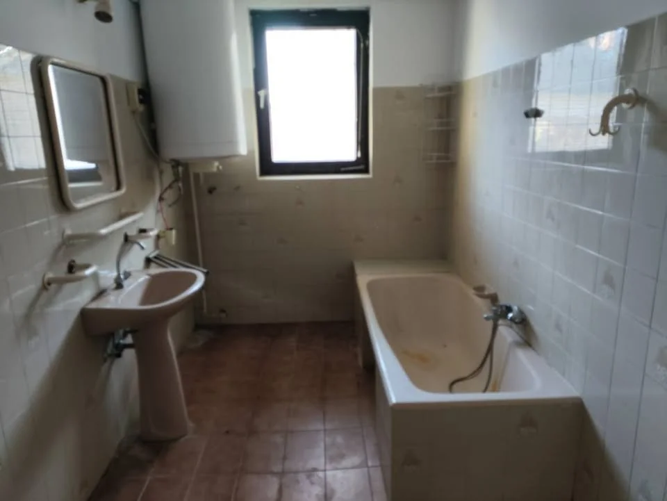Eladó családi ház Tolnan - Kép 11