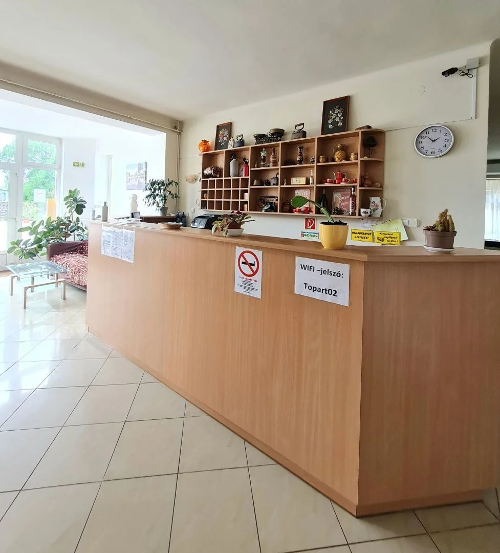 Eladó hotel, szálloda iroda / üzlet / kereskedelmi / szolgáltató Dunapatajon - Kép 9