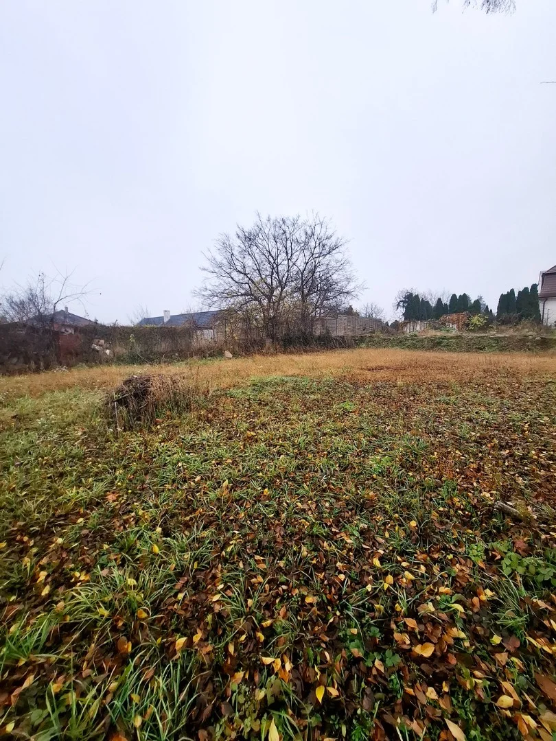 Eladó építési telek Budapest 16. ker.en - Kép 2