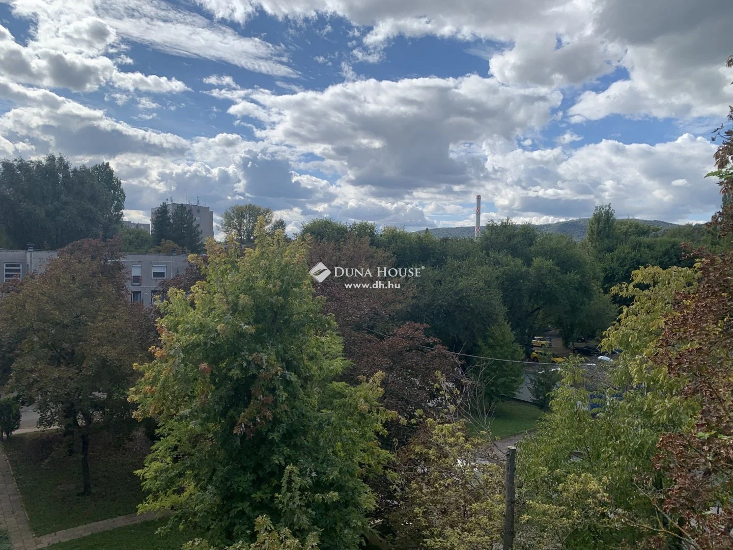 Eladó tégla lakás Budapest 03. ker.en - Kép 2