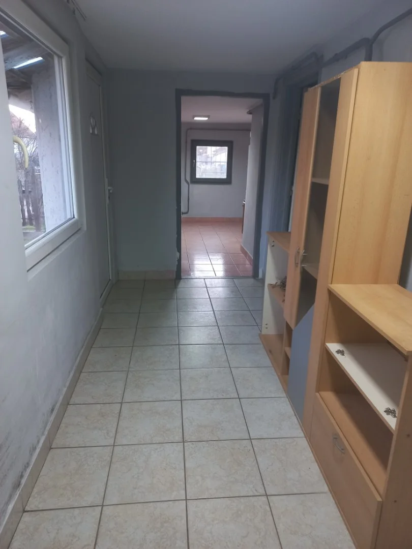 Eladó családi ház Jászfényszarun - Kép 11