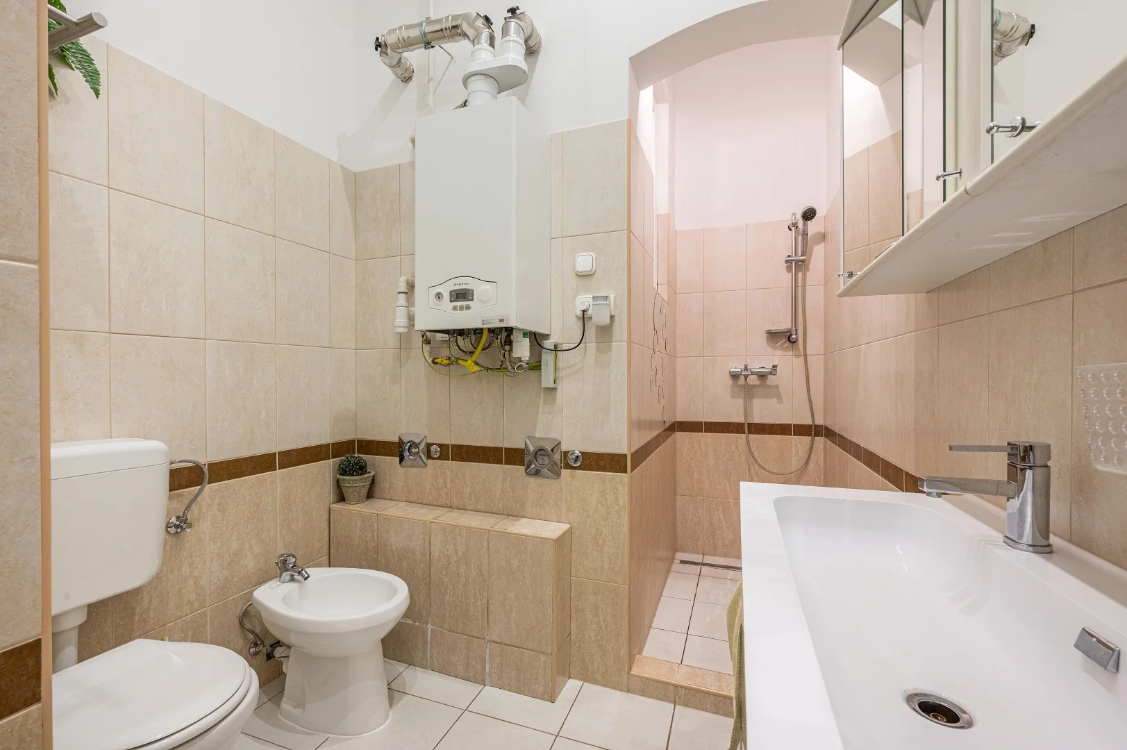 Eladó tégla lakás Budapest 06. ker.en - Kép 10